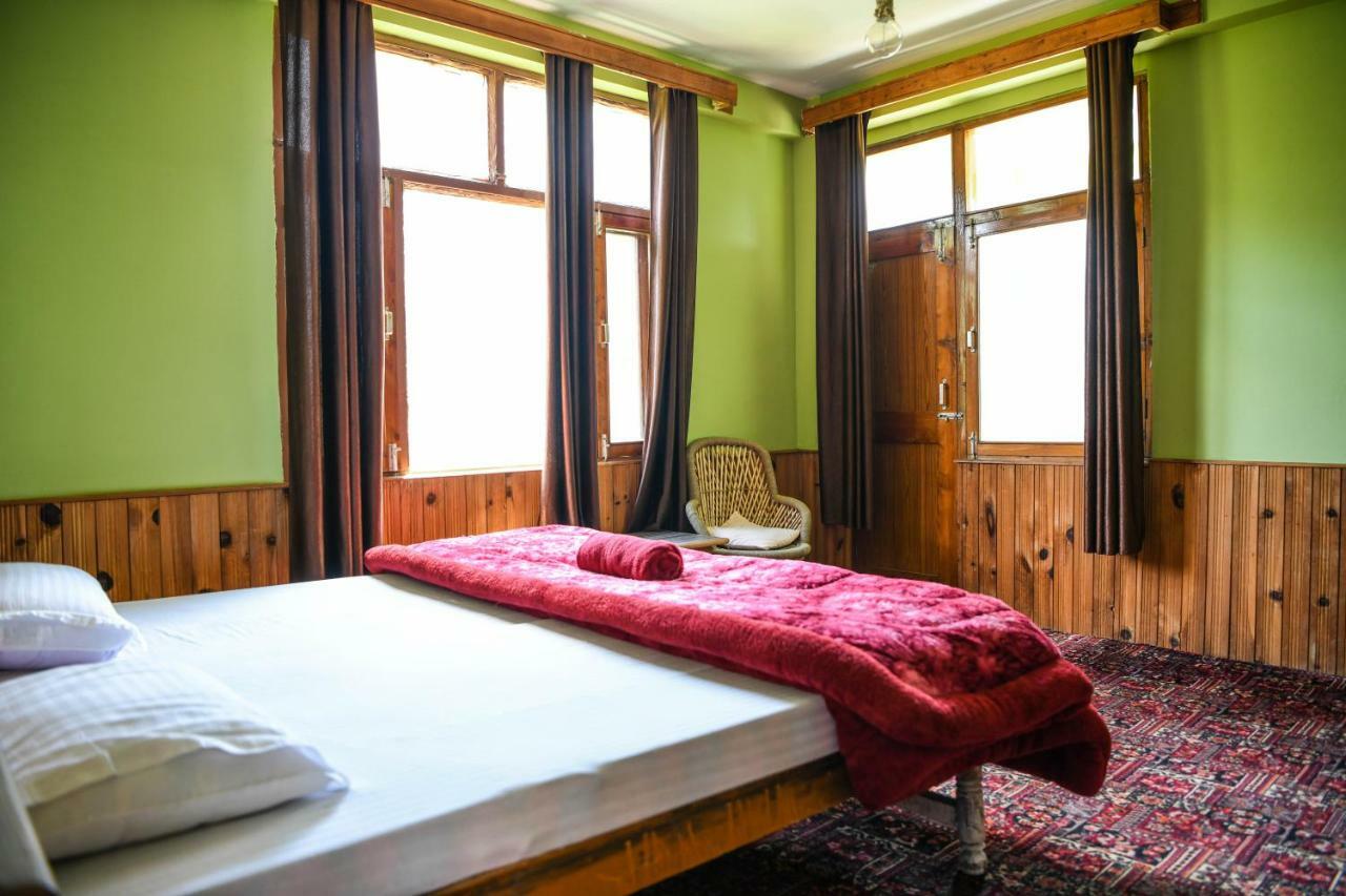 The Professors Hut Guest house *